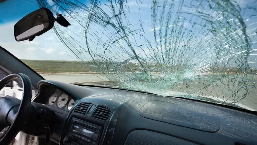 How To Stop A Windshield Crack From Spreading? 7 Best Ways