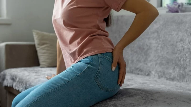 Pain At The Top Of The Buttock Crack When Sitting? 5 Causes & Treatment