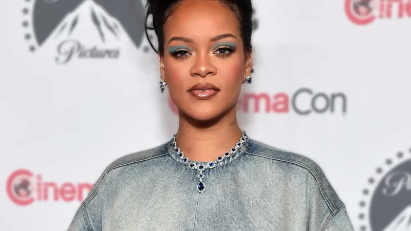 Rihanna Net Worth | Bio, Family, Age